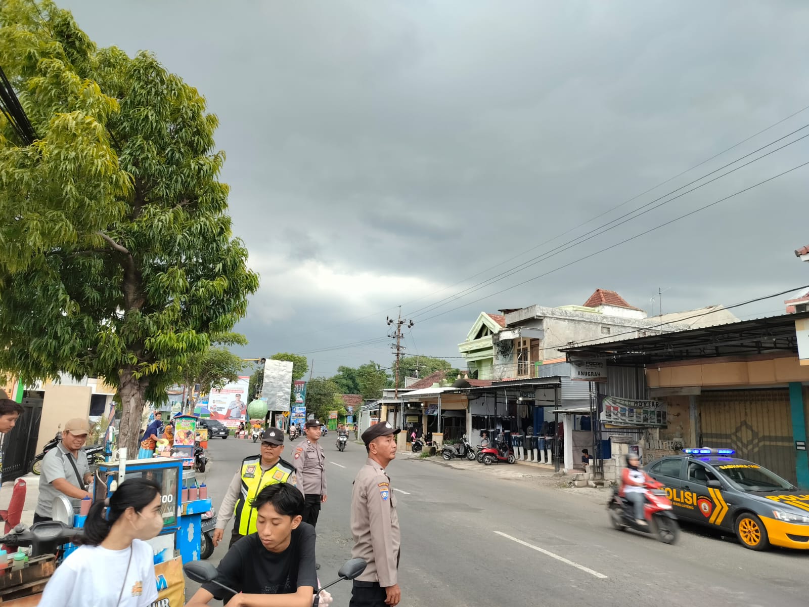 Jelang Lebaran, Polsek Warujayeng Tingkatkan Patroli Kewilayahan