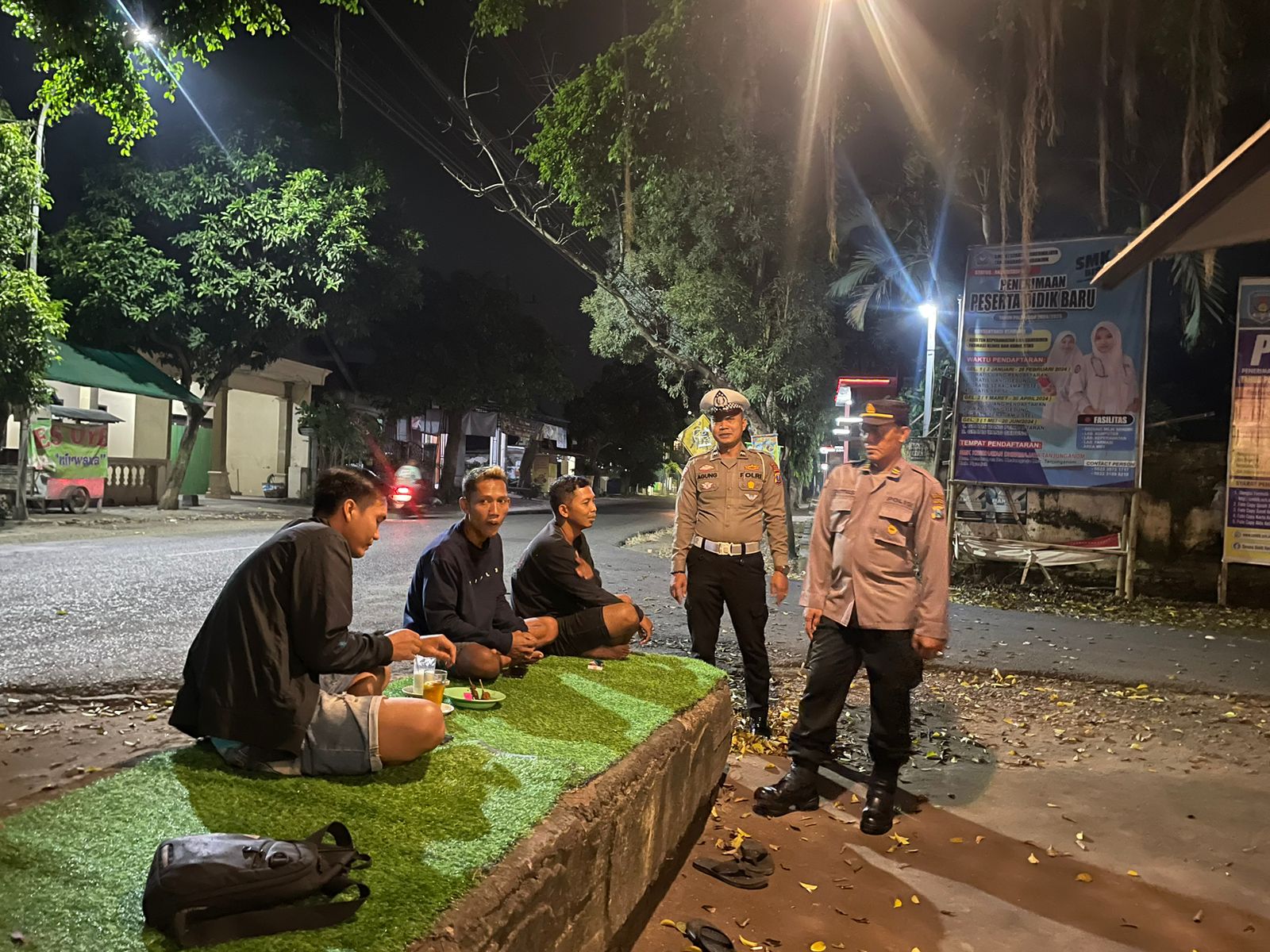 Selama Ramadhan, Polsek Warujayeng Aktif Gelar Patroli Sahur