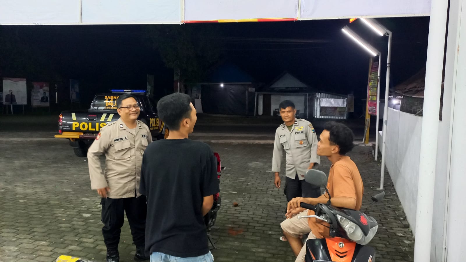 Patroli Dialogis Malam Hari, Polsek Jatikalen Ajak Warga Jaga Kamtibmas Dilikungan Masing-masing