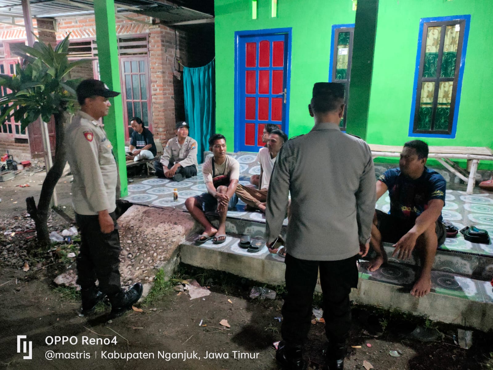 Pasca Putusan MK, Polsek Warujayeng Ajak Masyarakat Tetap Jaga Kerukunan