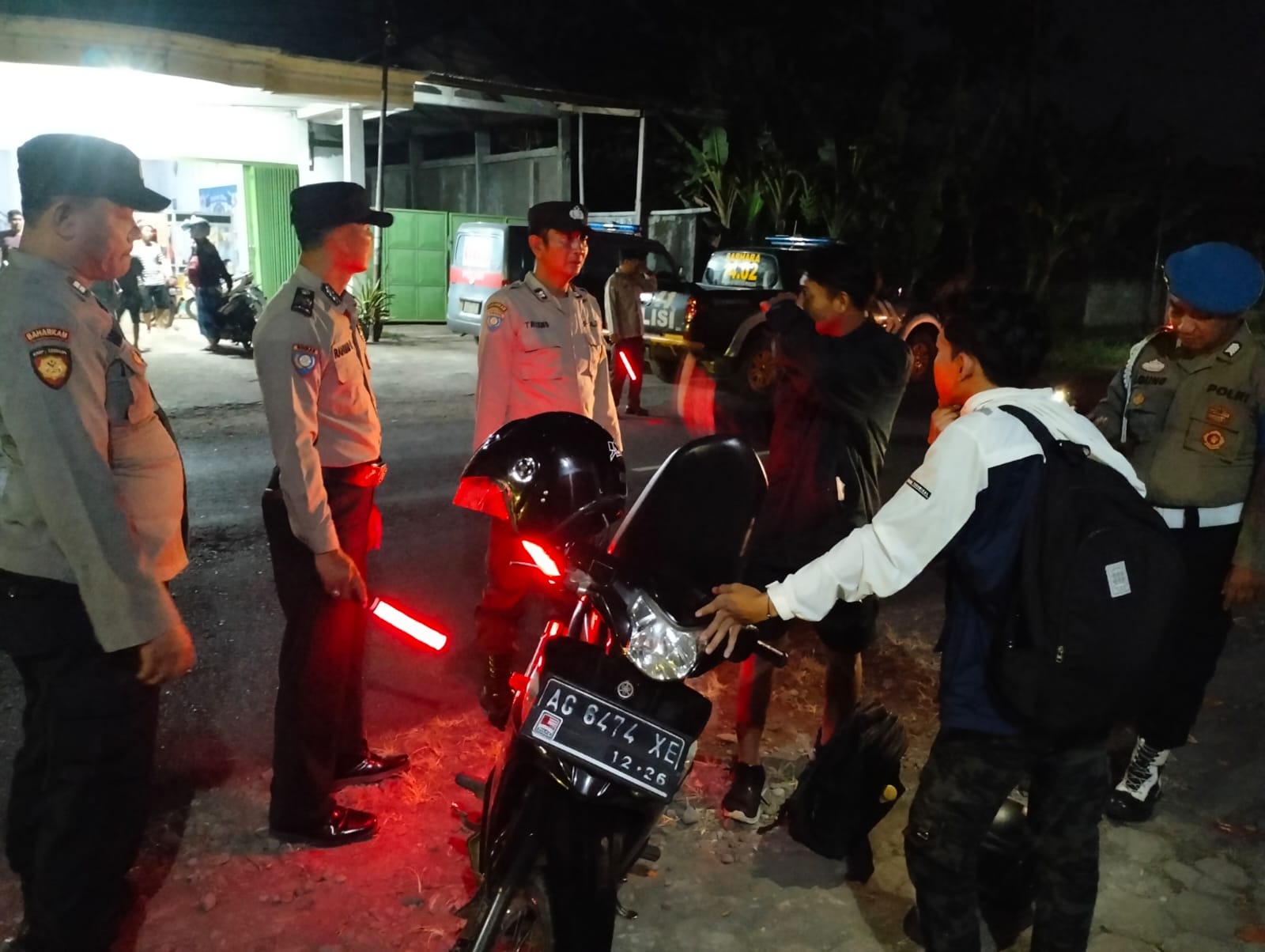 Ciptakan Kamtibmas Malam Hari yang Kondusif, Polsek Warujayeng Gelar Patroli dan Razia Gabungan