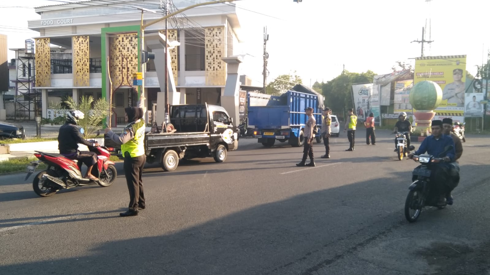 Penampilan Pagi, Wujud Pelayanan Polsek Warujayeng kepada Masyarakat