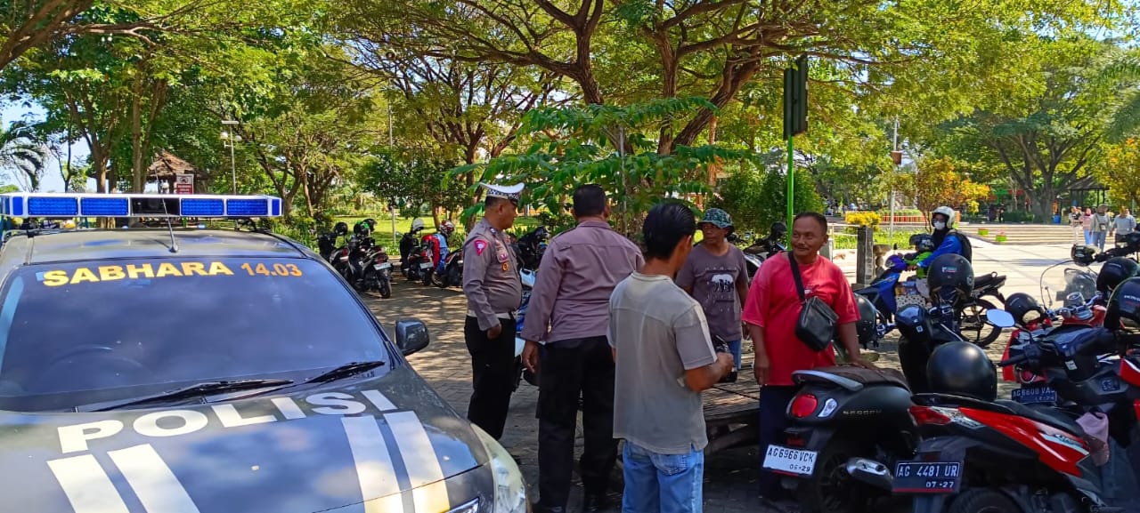 Patroli KRYD Polsek Nganjuk Kota Berikan Himbauan Antisipasi Curanmor