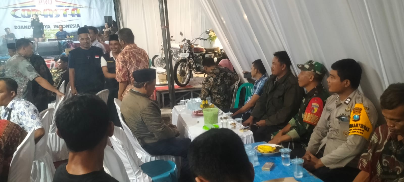 Berikan Rasa Aman di tengah Masyarakat Bhabinkamtibmas dan Babinsa Desa Gondang Wetan Polsek Jatikalen Pam Electone