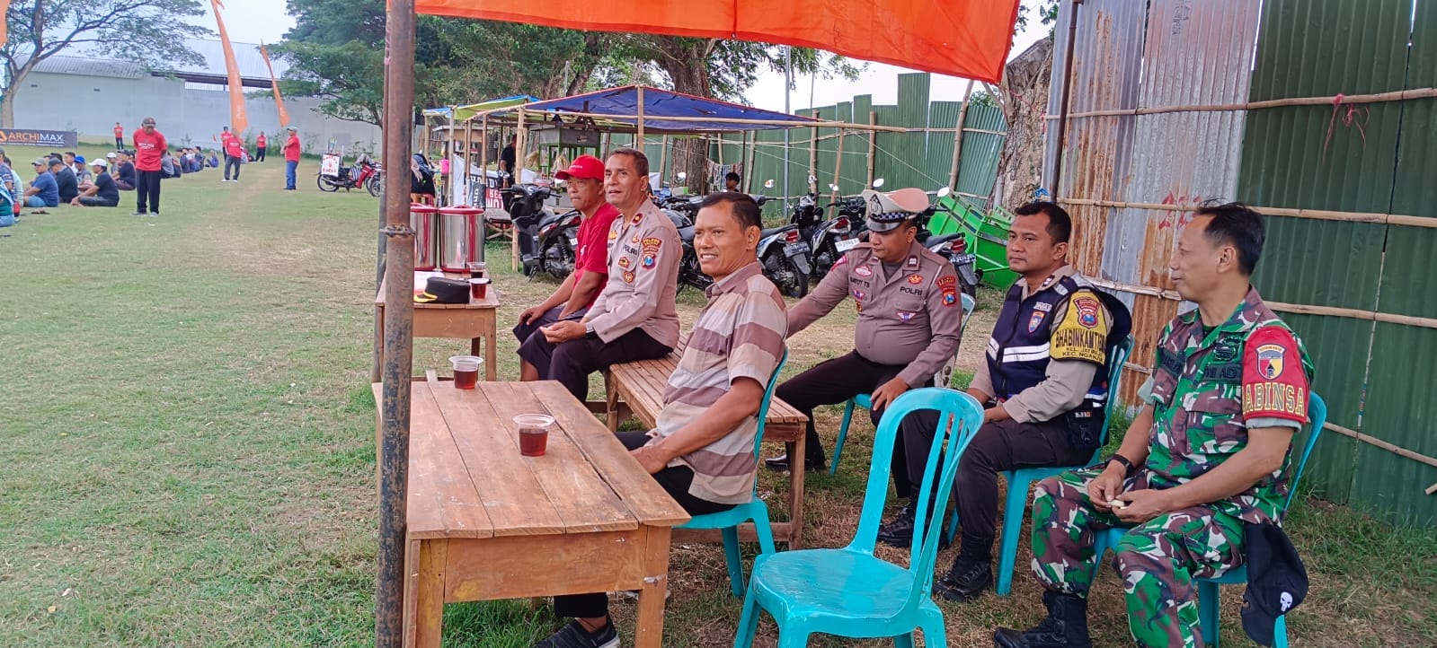 Kapolsek Nganjuk Kota Pimpin Giat Pengamanan Sepak Bola Antar Klub Lokal Mliwis Putih Cup