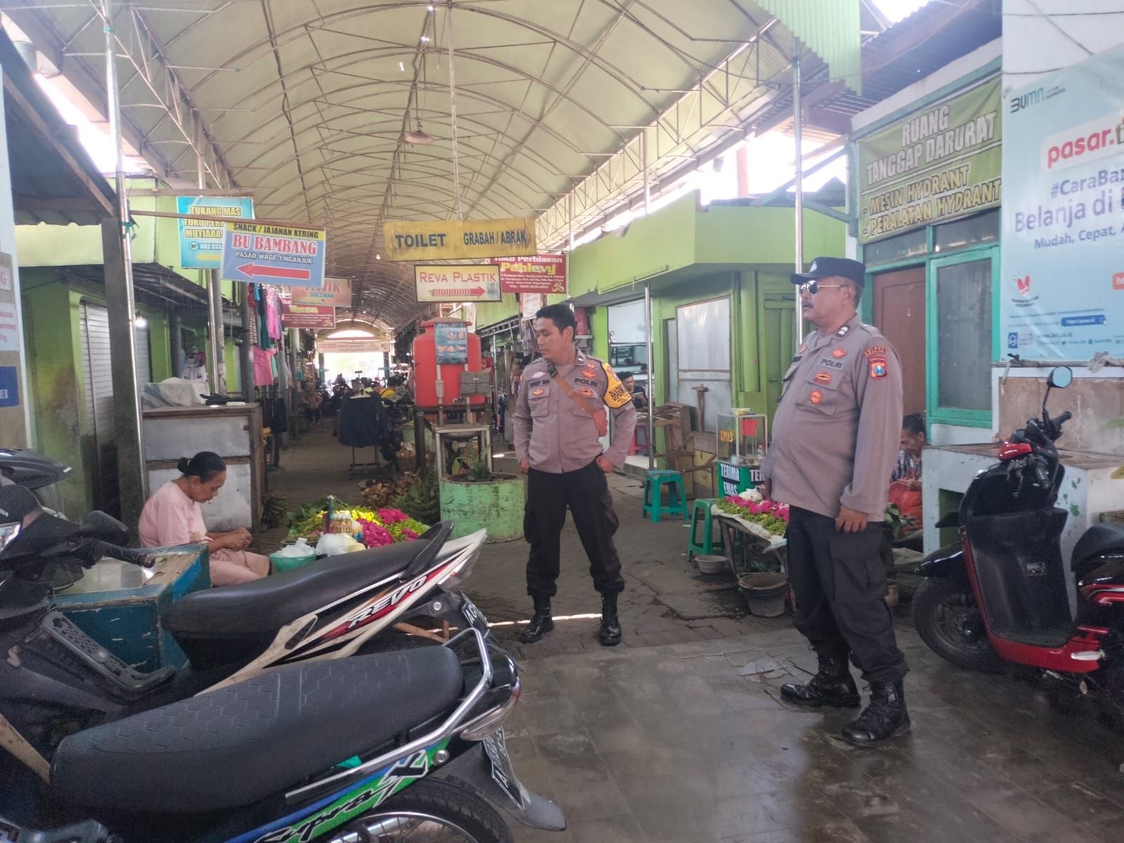 Polsek Nganjuk Kota Gelar Patroli di Pasar untuk Antisipasi Kerawanan Kamtibmas