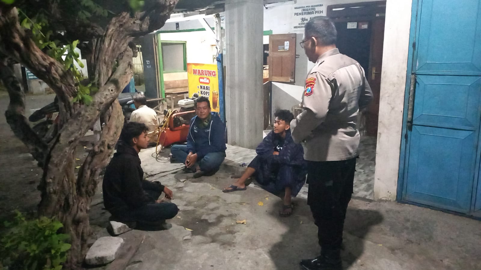 Patroli Malam Hari, Kspkt Polsek Jatikalen Ajak Pemuda Aktif Jaga Kamtibmas