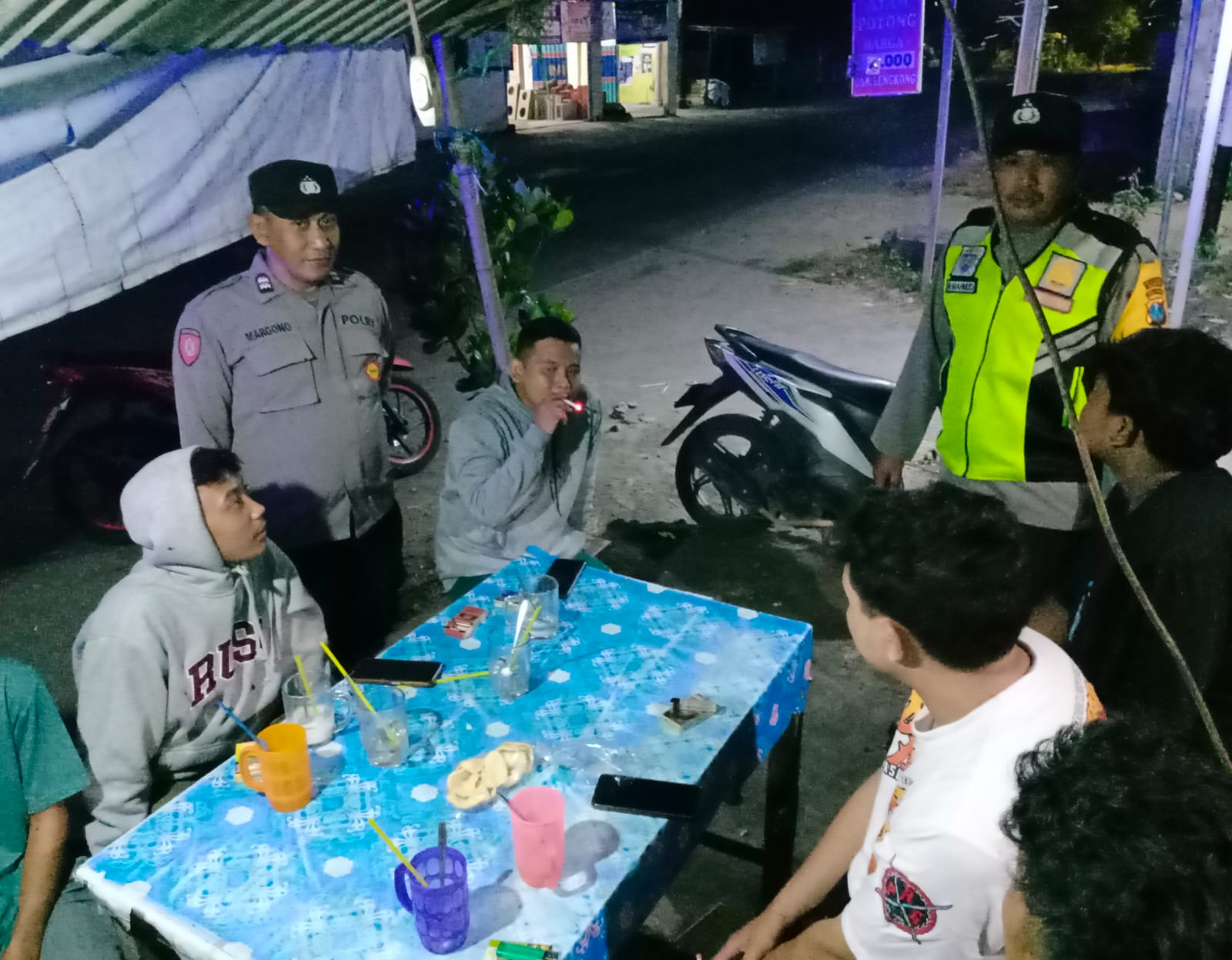 Patroli dialogis, Polsek Jatikalen Ajak Pemuda Waspada Kejahatan Malam Hari