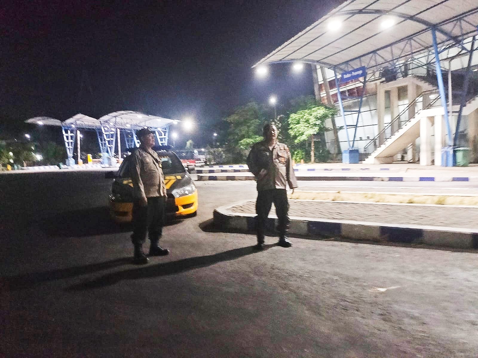 Patroli Blue Light Polsek Nganjuk Kota Sambangi Terminal Bus untuk Tingkatkan Keamanan