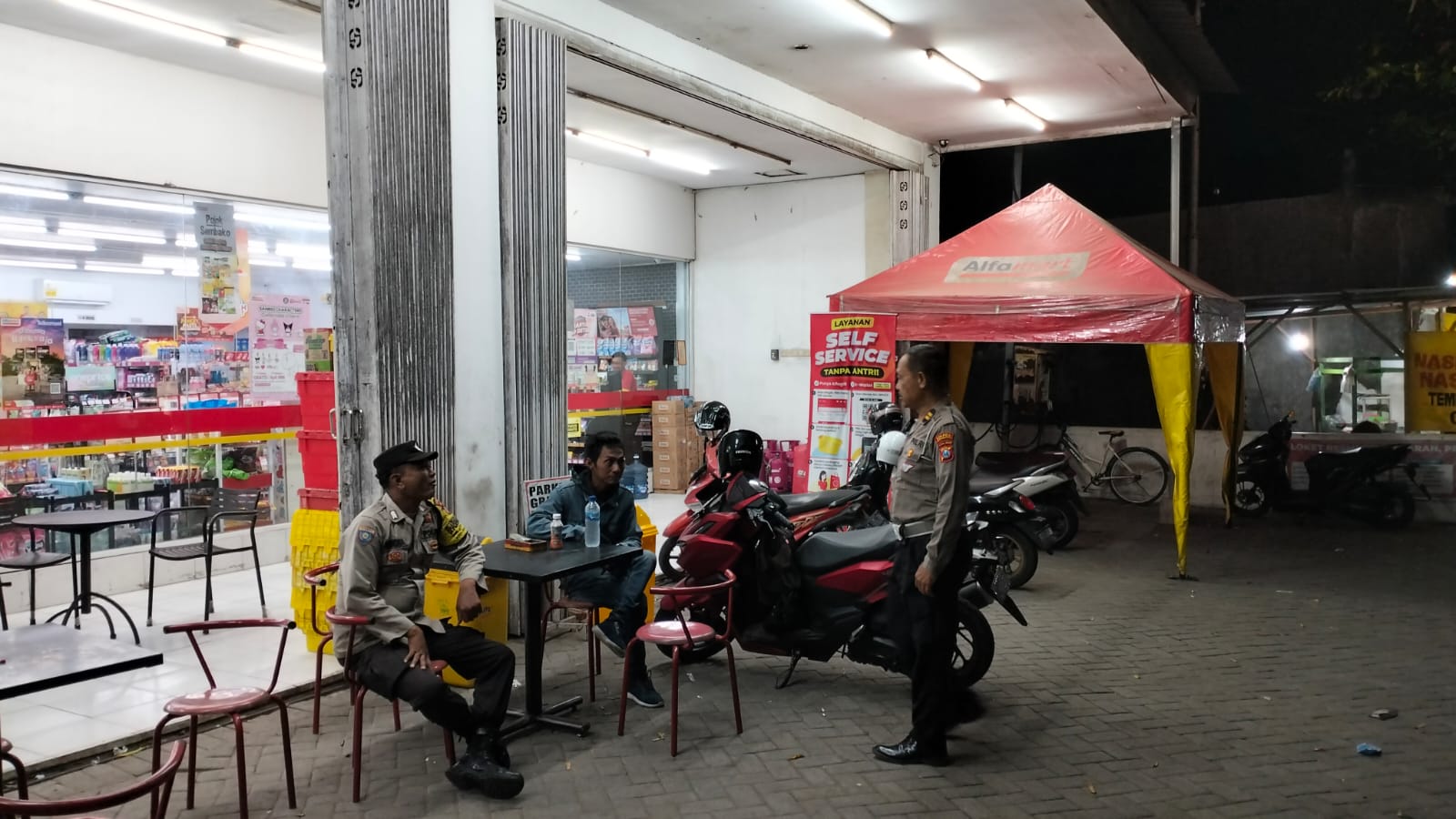 Polisi Warujayeng Himbau Warga di Rest Area untuk Tetap Waspada