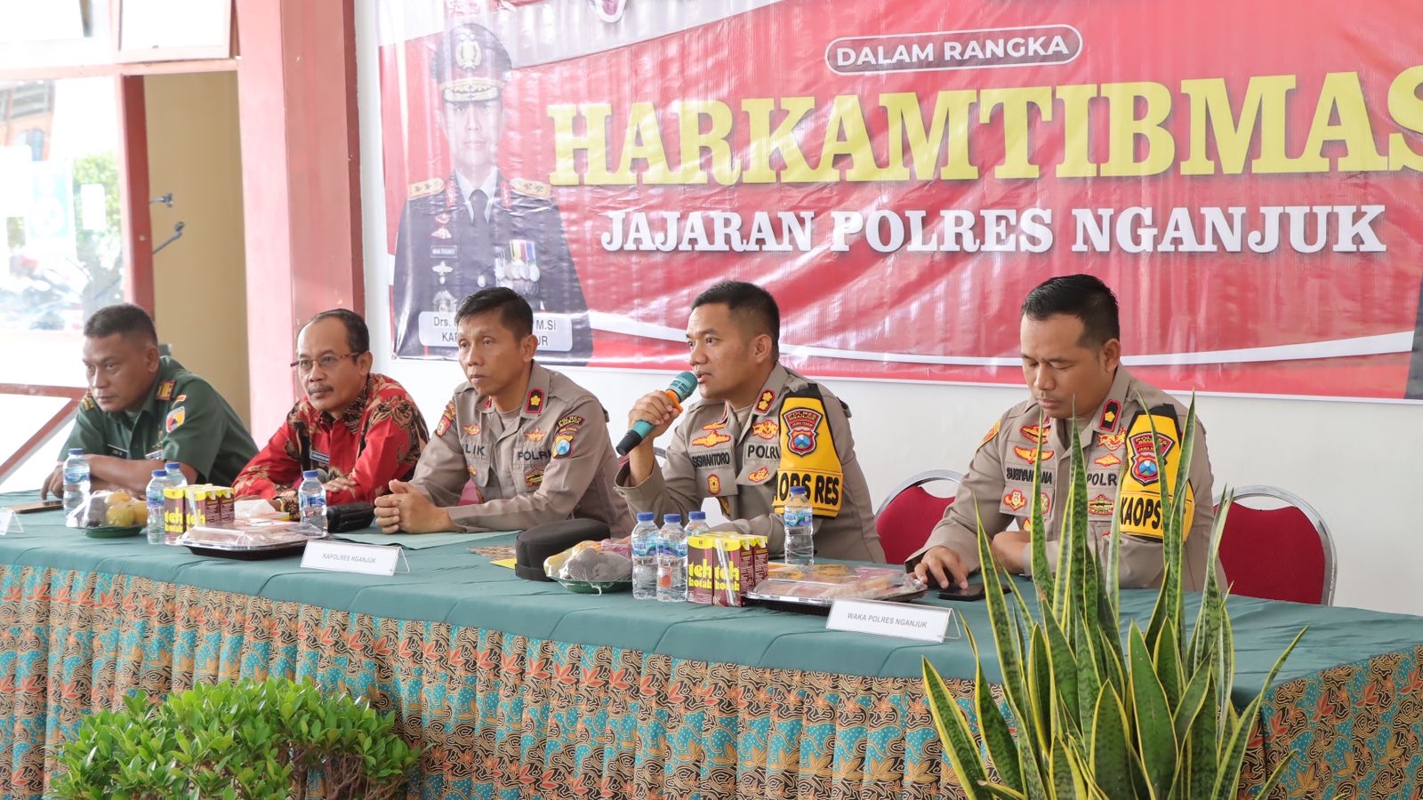Kapolres Nganjuk Gelar Program Jum’at Curhat, Upaya Pupuk Sinergisitas Jelang Pilkada Serentak 2024
