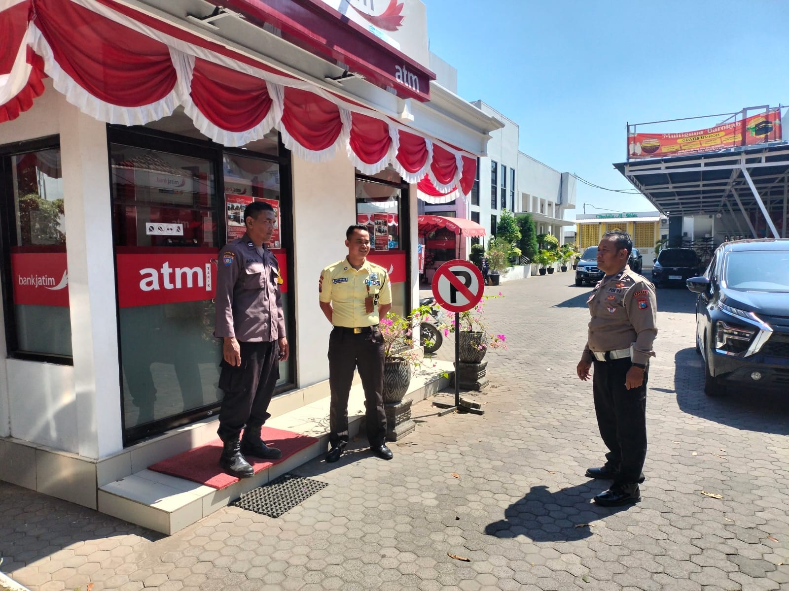 Patroli KRYD Polsek Nganjuk Kota Sambangi Objek Vital Perbankan dan ATM, Antisipasi Aksi Kriminalitas