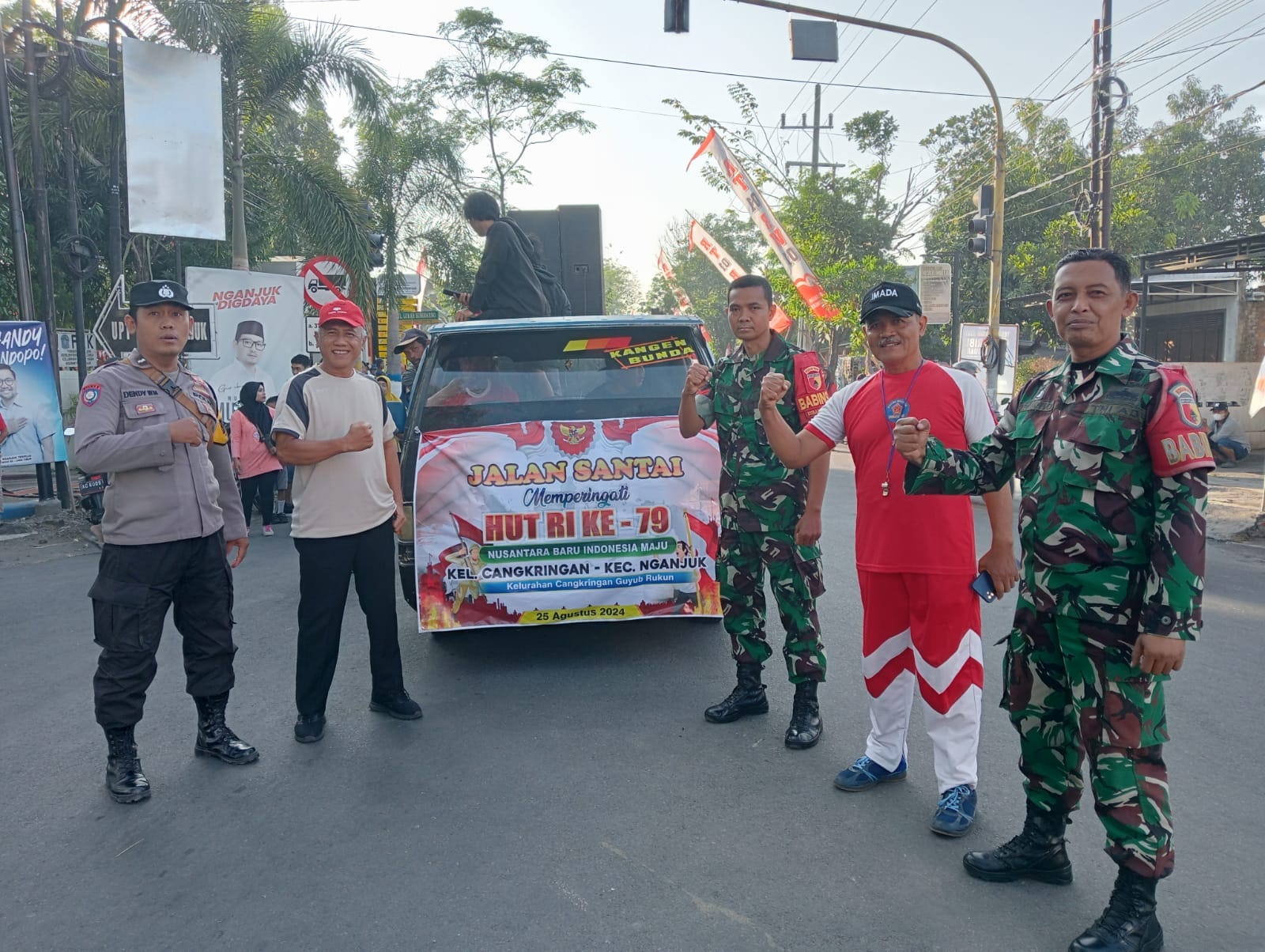 Bhabinkamtibmas Polsek Nganjuk Kota Amankan Kegiatan Jalan Santai dalam Rangka PHBN