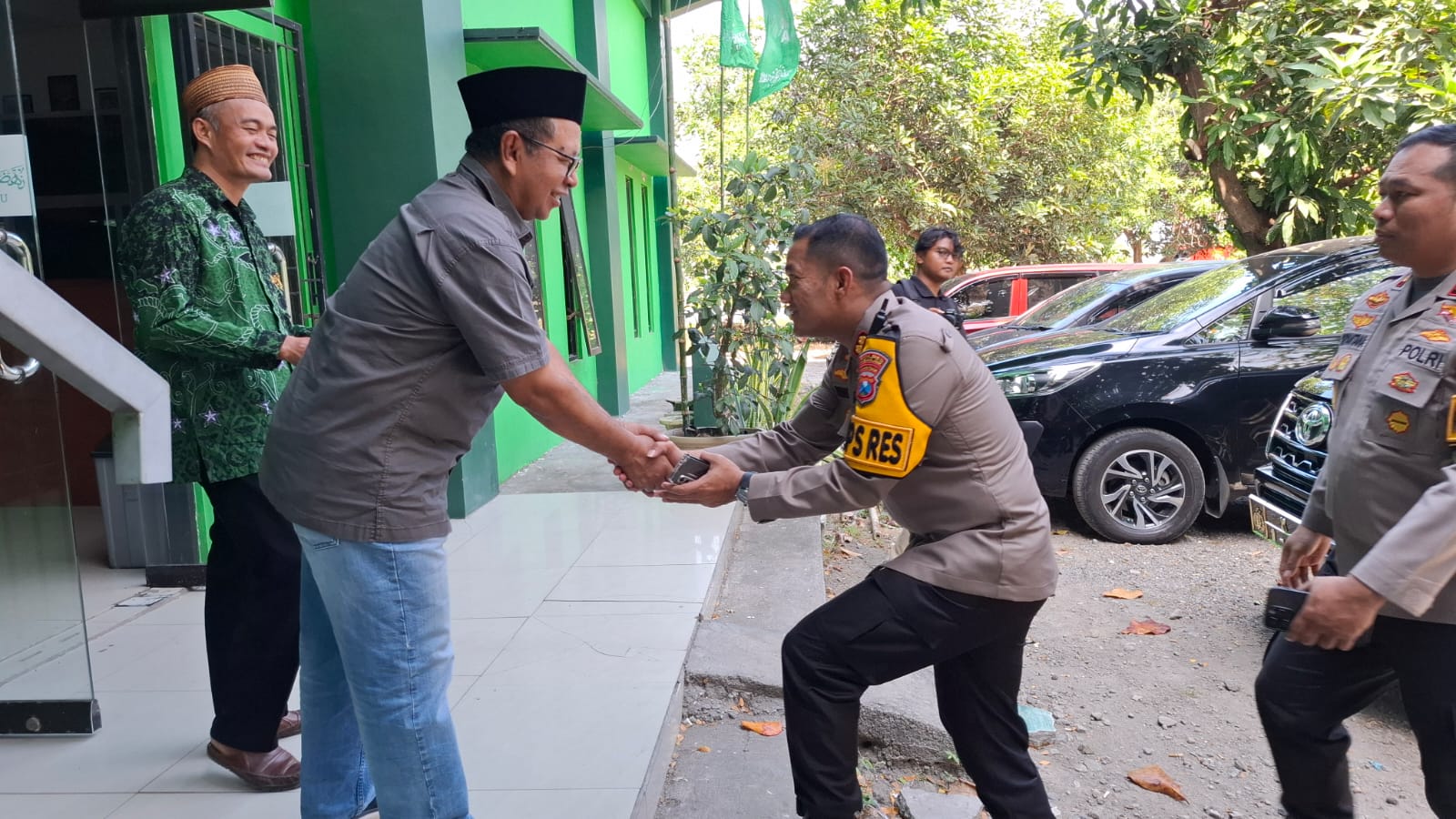 Kapolres Nganjuk Kunjungi Ketua PCNU Kabupaten Nganjuk untuk Jalin Silaturahmi