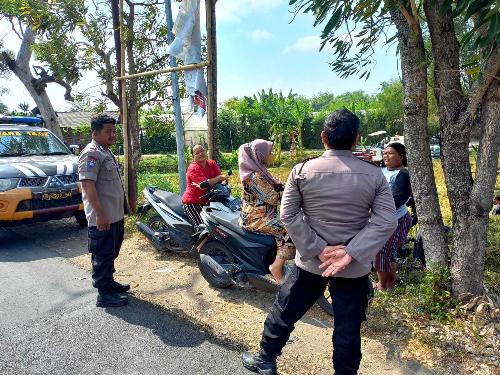 Patroli Dialogis Ka spkt Polsek Jatikalen Berikan Himbauan Terkait Kamtibmas