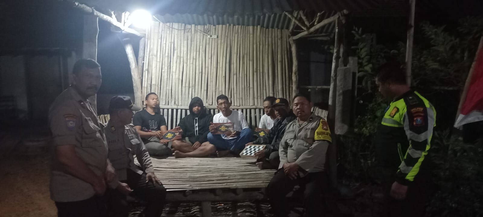 Jelang Pilkada, Polsek Warujayeng Intensifkan Patroli Cooling System