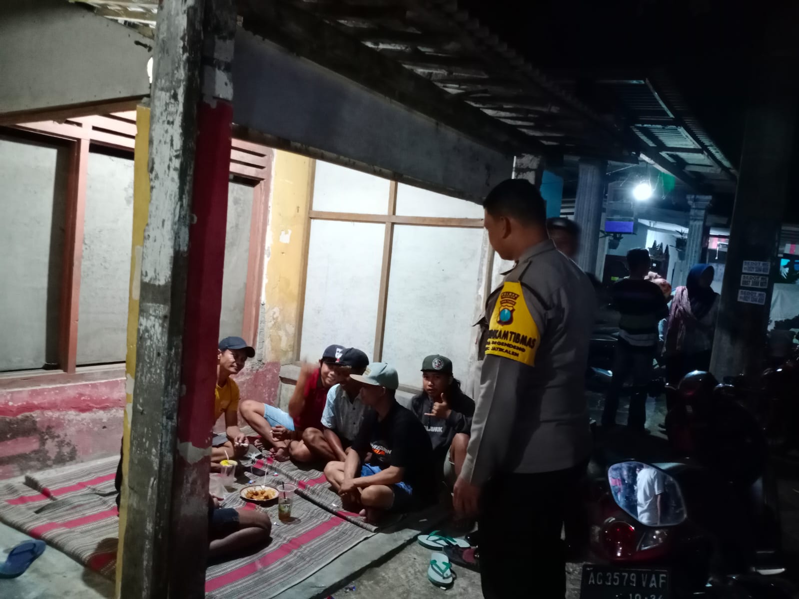 Patroli Malam Hari, Kspkt Polsek Jatikalen Ajak Pemuda Aktif Jaga Kamtibmas