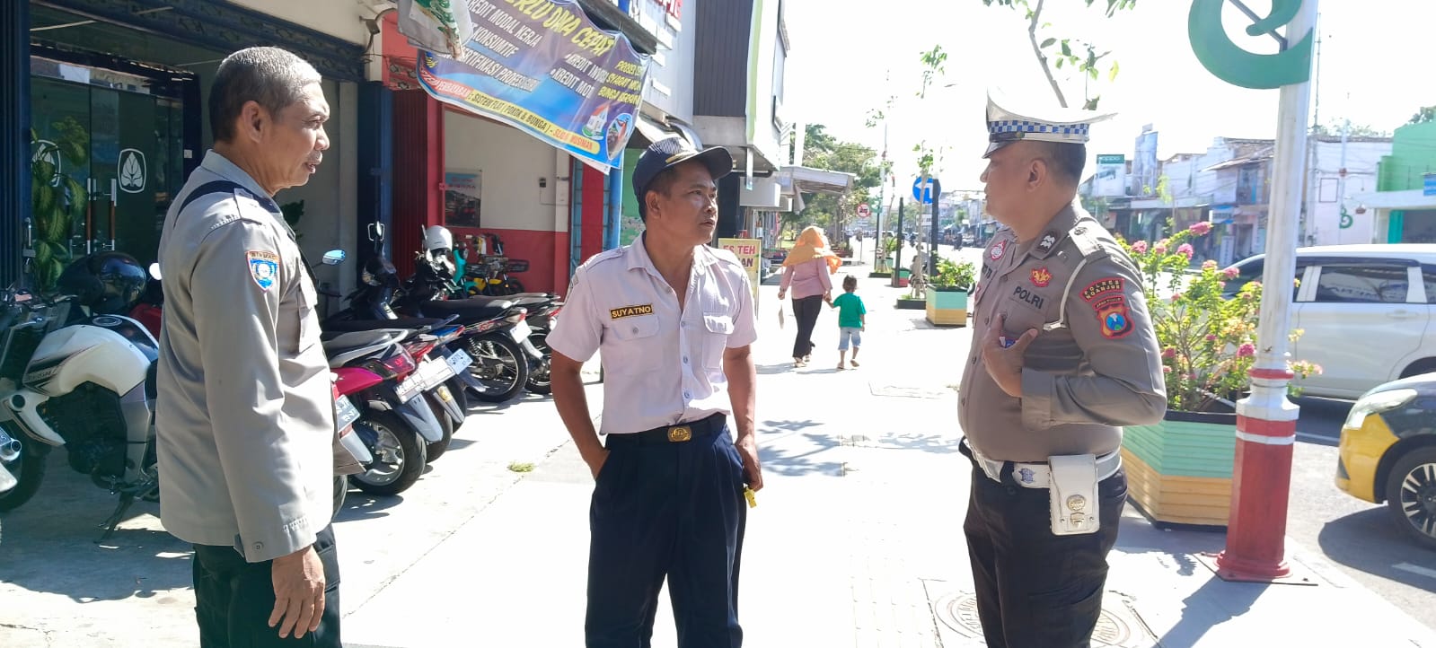 Polsek Nganjuk Kota Giatkan Patroli KRYD, Himbauan Juru Parkir Untuk Antisipasi Curanmor