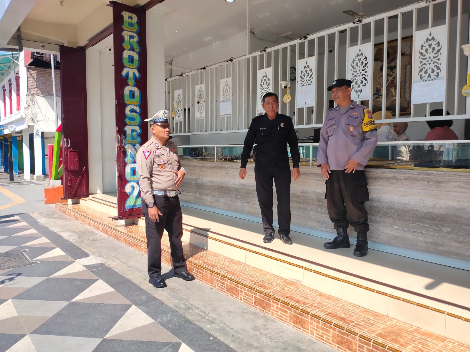 Polsek Nganjuk Kota Intensifkan Patroli untuk Cegah Aksi Kejahatan dan Gangguan Kamtibmas