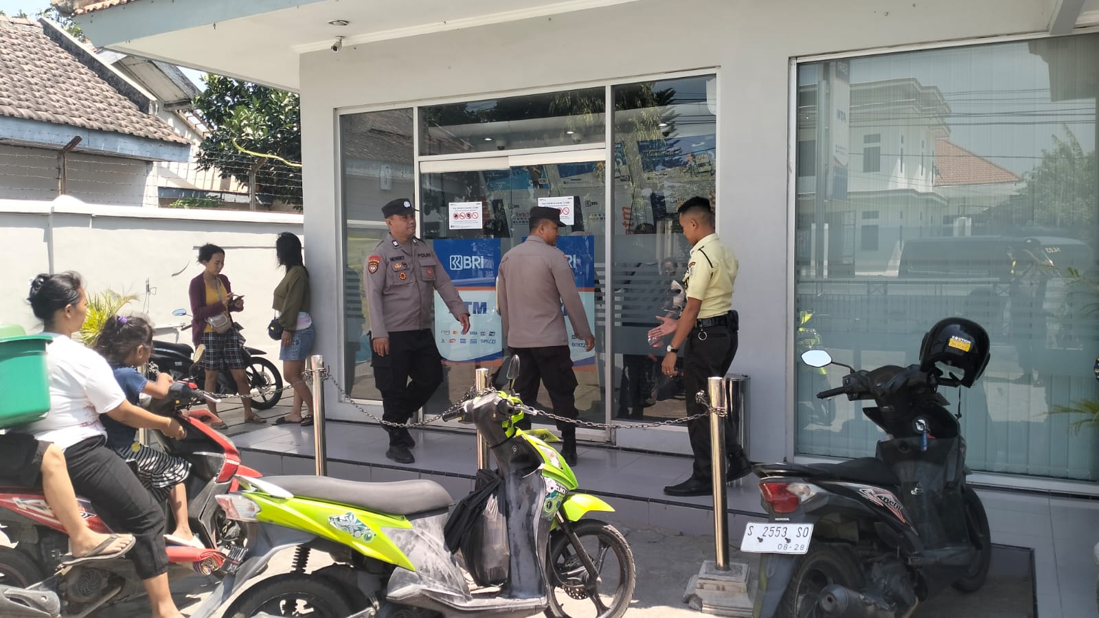 Polsek Warujayeng Tingkatkan Pengawasan Perbankan di Tengah Libur Panjang Maulid