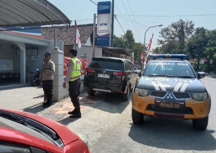 Giat Patroli ke Objek Vital Bank BRI Unit Jatikalen di Wilayah Hukum Polsek Jatikalen Polres Nganjuk