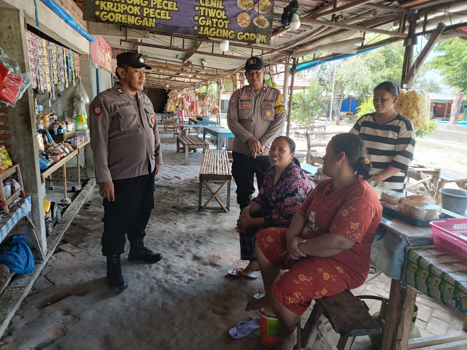 Polsek Jatikalen Gelar Patroli di Wisata Pemandian Air Panas Bayu Biru