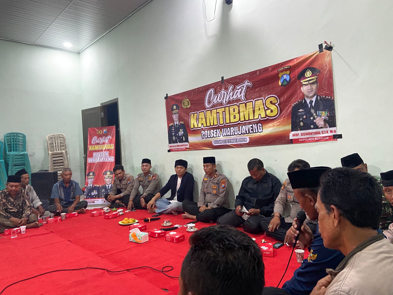 Polsek Warujayeng Gelar Cangkrukan Bersama Masyarakat untuk Wujudkan Pilkada Damai