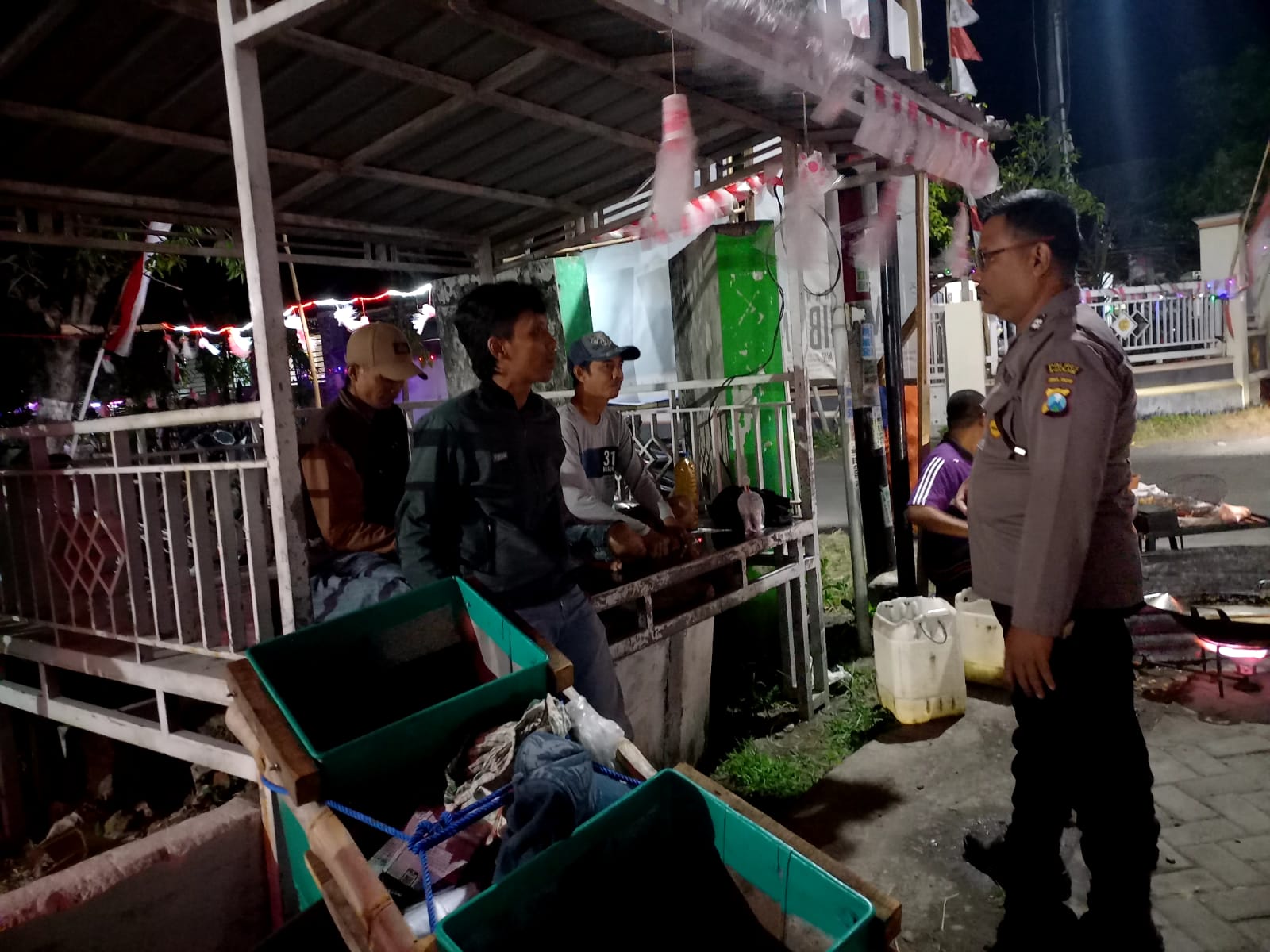 Jaga Kamtibmas di Malam Hari, Personel polsek Jatikalen Patroli Dialogis