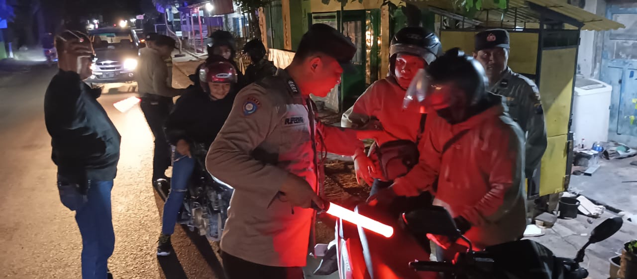 Cegah Gesekan Antar Perguruan Silat, Polsek Jatikalen dan Polsek Patianrowo Laksanakan Patroli Gabungan