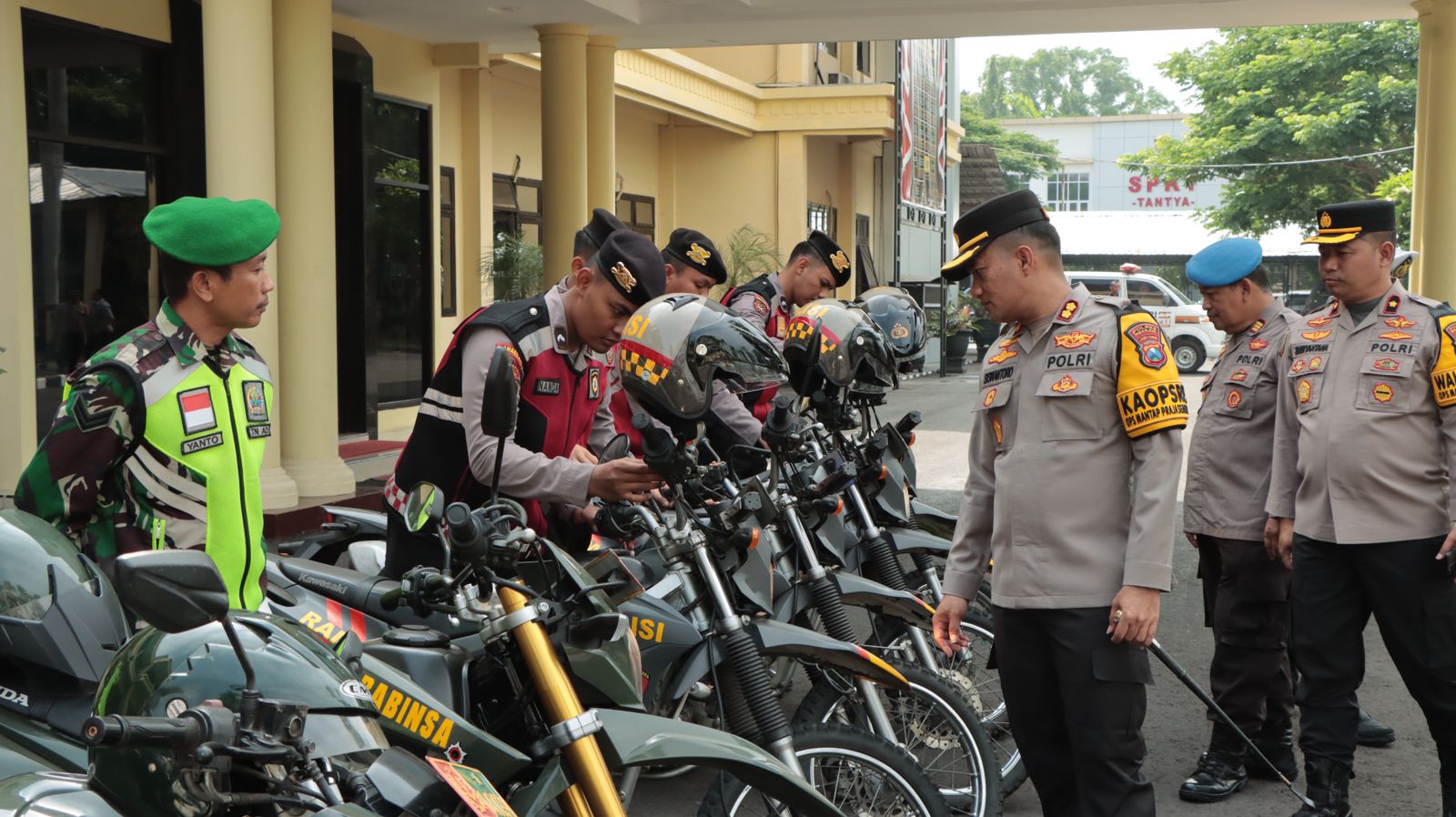 Apel Siaga Polres Nganjuk Dalam Rangka mendukung Pengamanan Pelantikan Presiden dan Wakil Presiden