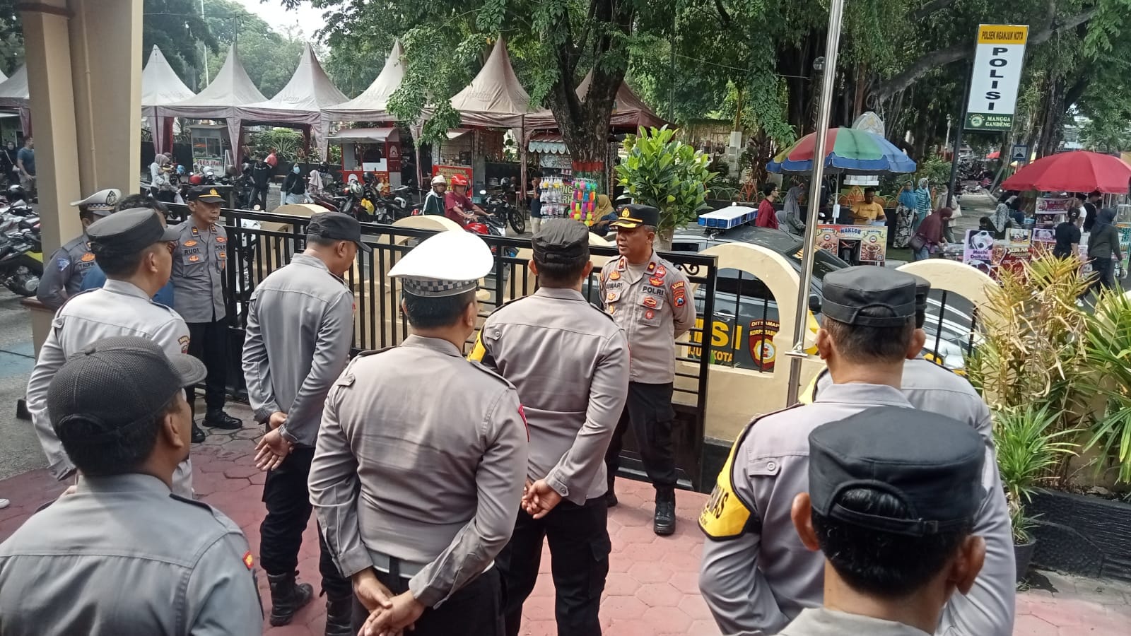 Kapolsek Nganjuk Kota Pimpin Apel Siaga Jelang Pelantikan Presiden dan Wakil Presiden RI