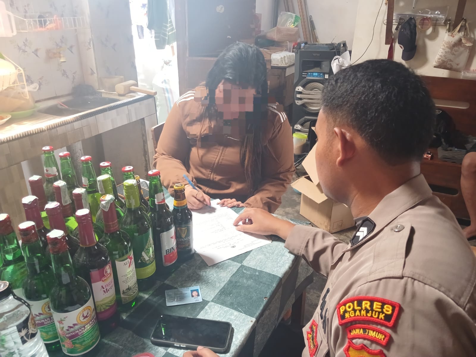 Polres Nganjuk Gencarkan Razia Miras Sebagai Tindak Lanjut Keluhan Masyarakat dan Upaya Memelihara Kamtibmas Jelang Pilkada 2024