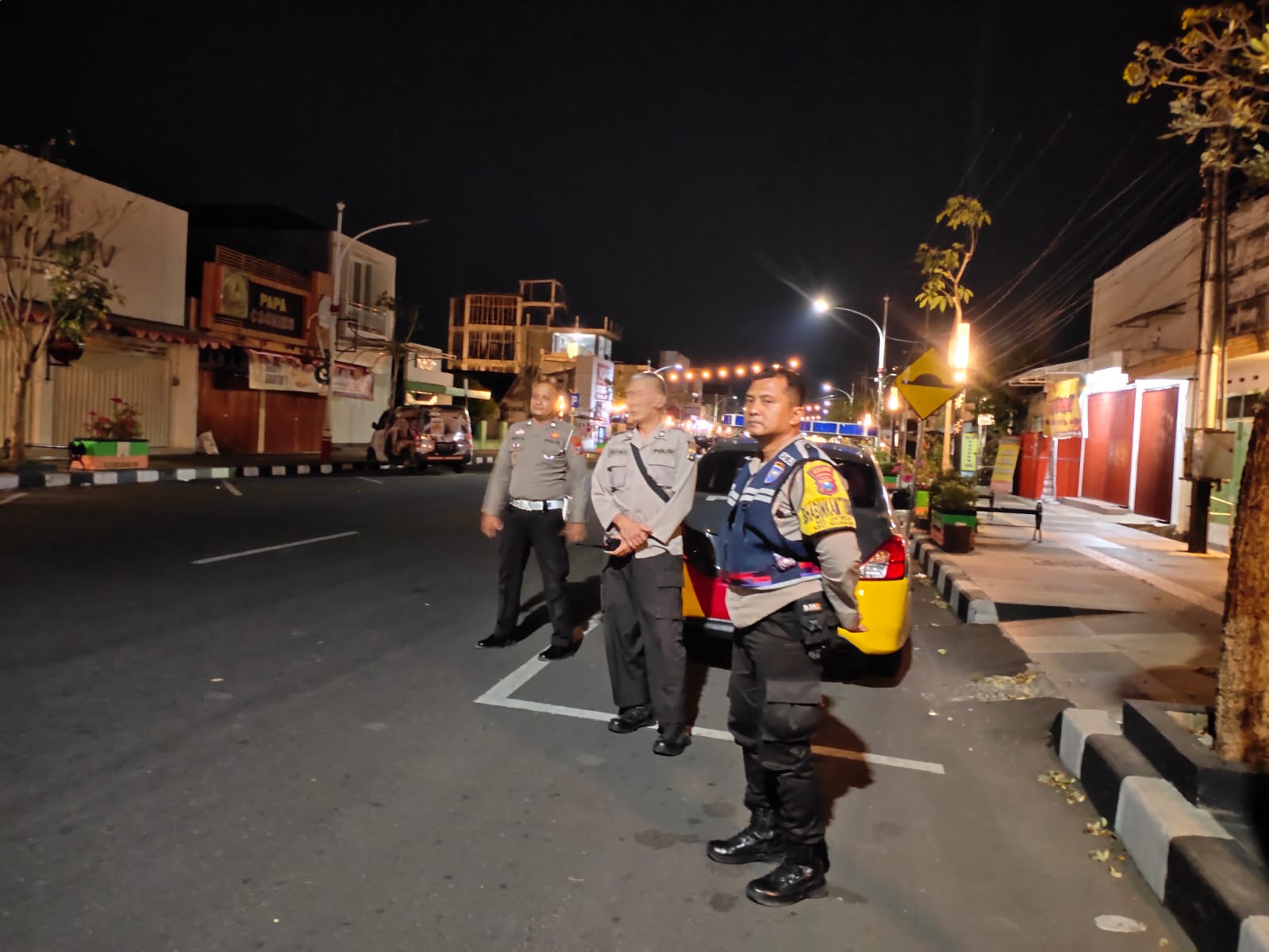 Antisipasi Balap Liar dan Gesekan Antar Pemuda, Polsek Nganjuk Kota Gelar Patroli Blue Light