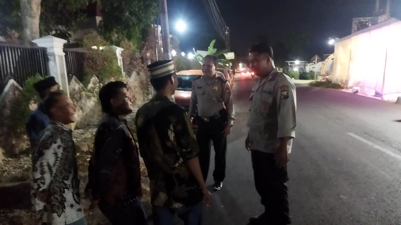 Jaga Kamtibmas di Malam Hari, Personel polsek Jatikalen Patroli Dialogis