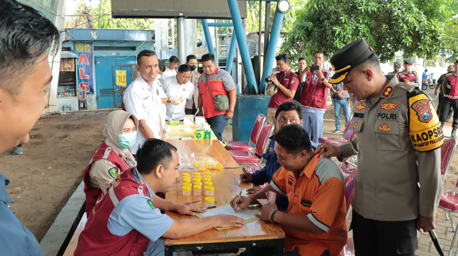 Polres Nganjuk Gelar Tes Urin Acak Sopir Angkutan Umum dan Bus, Upaya Preventif Jaga Keselamatan Penumpang