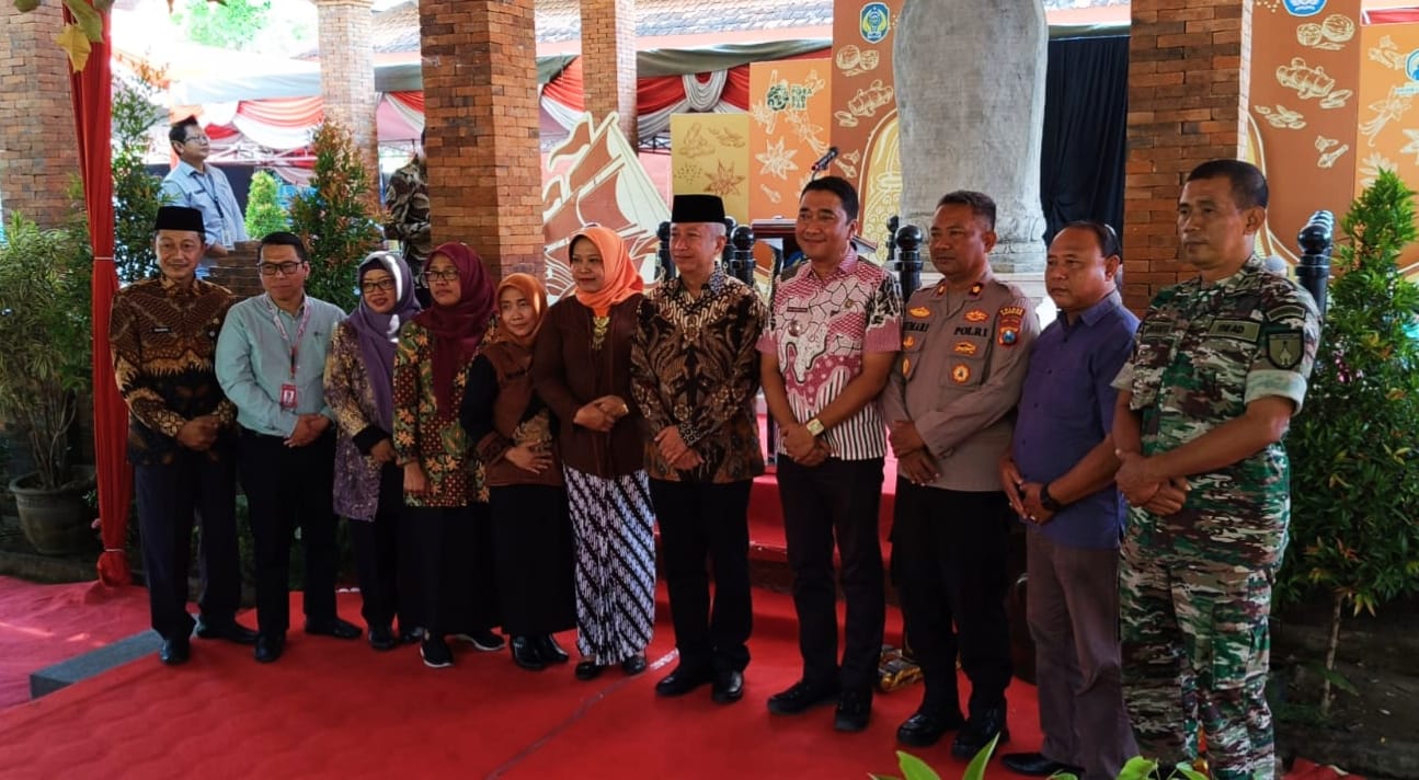 Kapolsek Nganjuk Kota Bersama Forkopimcam Nganjuk Hadiri Pembukaan Pameran Temporer Museum Anjuk Ladang 2024