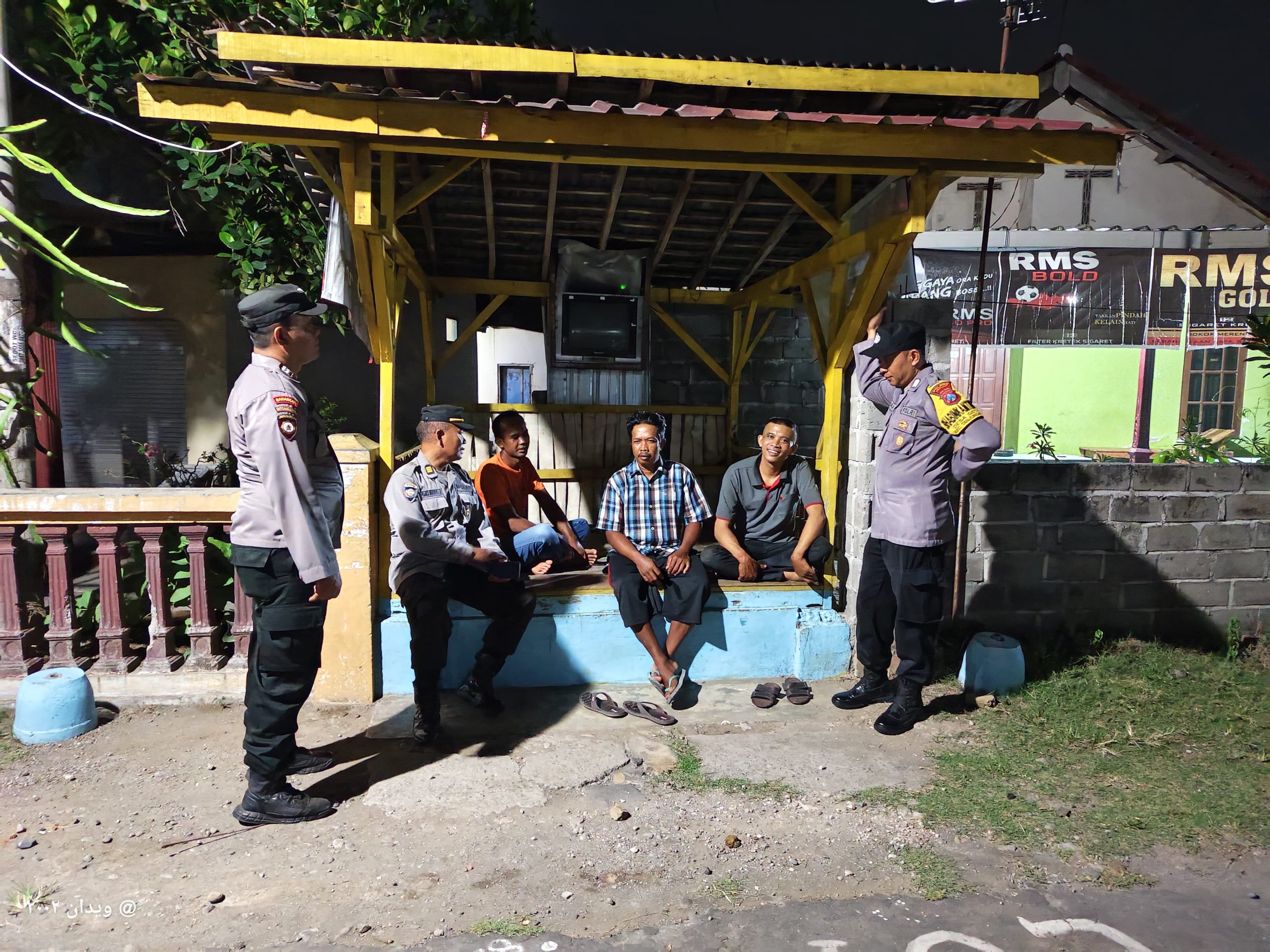 Jelang Pilkada, Patroli Polsek Warujayeng Himbau Masyarakat Selalu Jaga Kerukunan