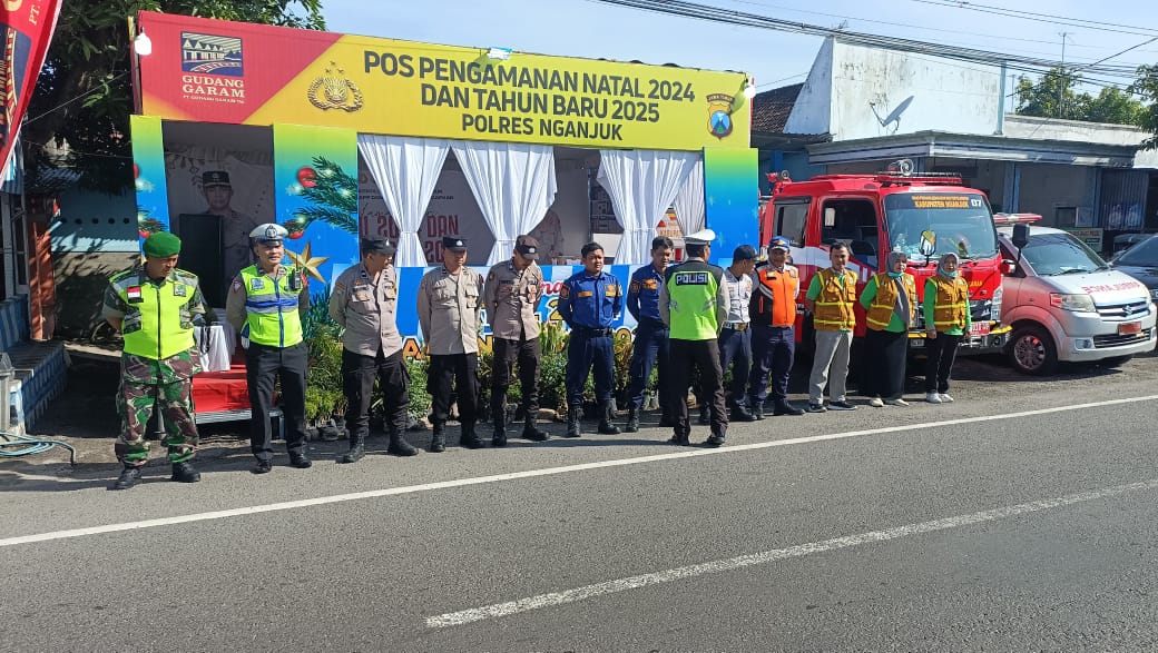 Operasi Lilin Berlangsung, Personel Pos Nataru Barong Berikan Pelayanan Kepada Masyarakat