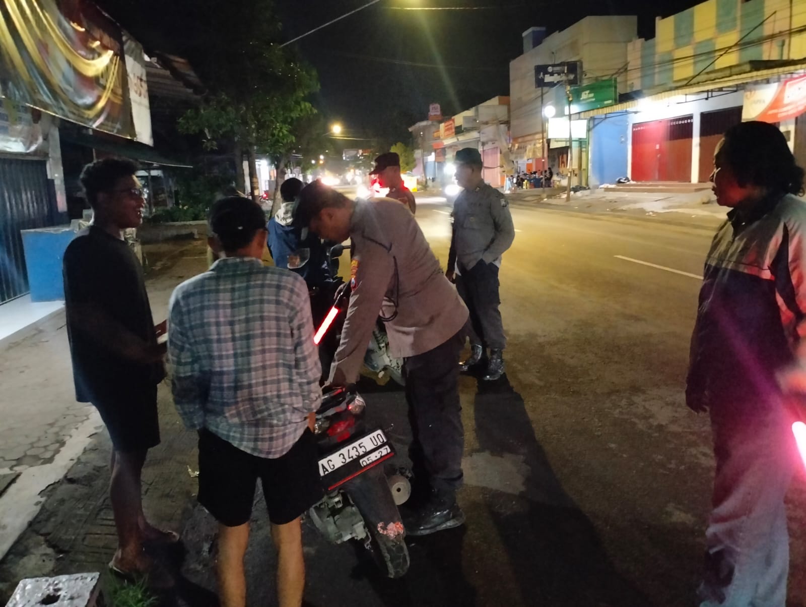 Malam Minggu, Polsek Warujayeng Gelar Patroli dan Razia SREG