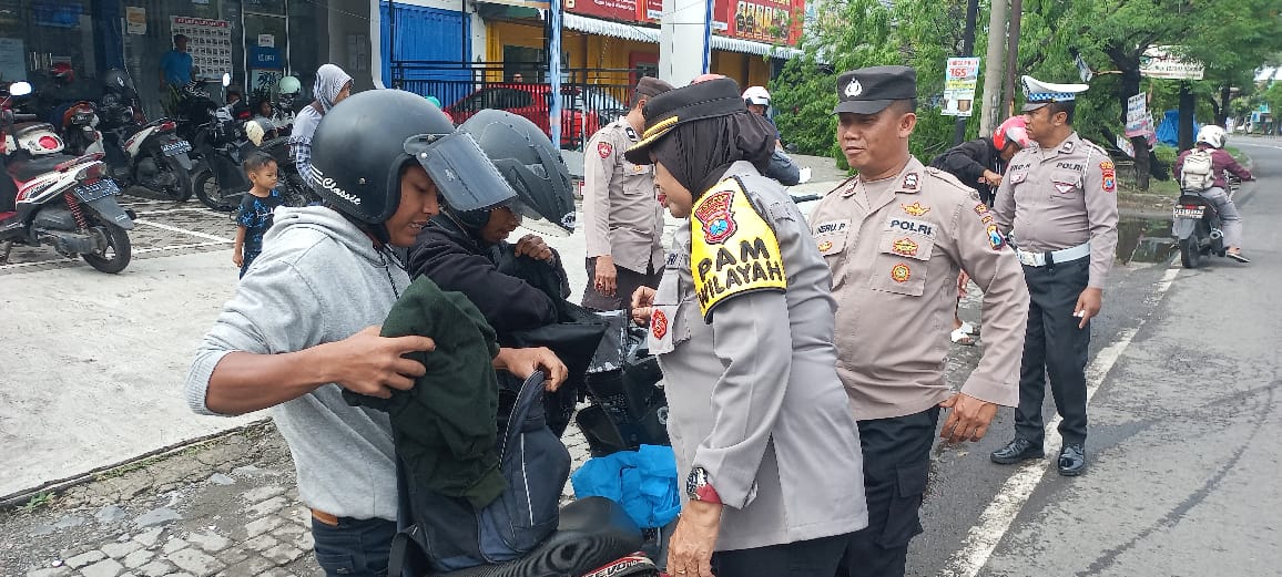 Cegah Aksi Konvoi Perguruan Silat ,Polsek Kertosono Gelar Penyekatan