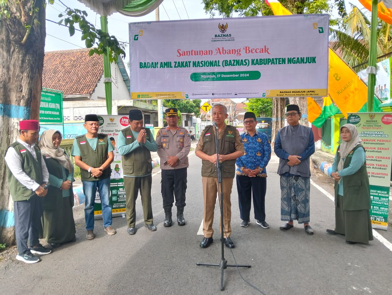 Kapolsek Nganjuk Kota Hadiri Acara Santunan Abang Becak oleh Baznas Kabupaten Nganjuk