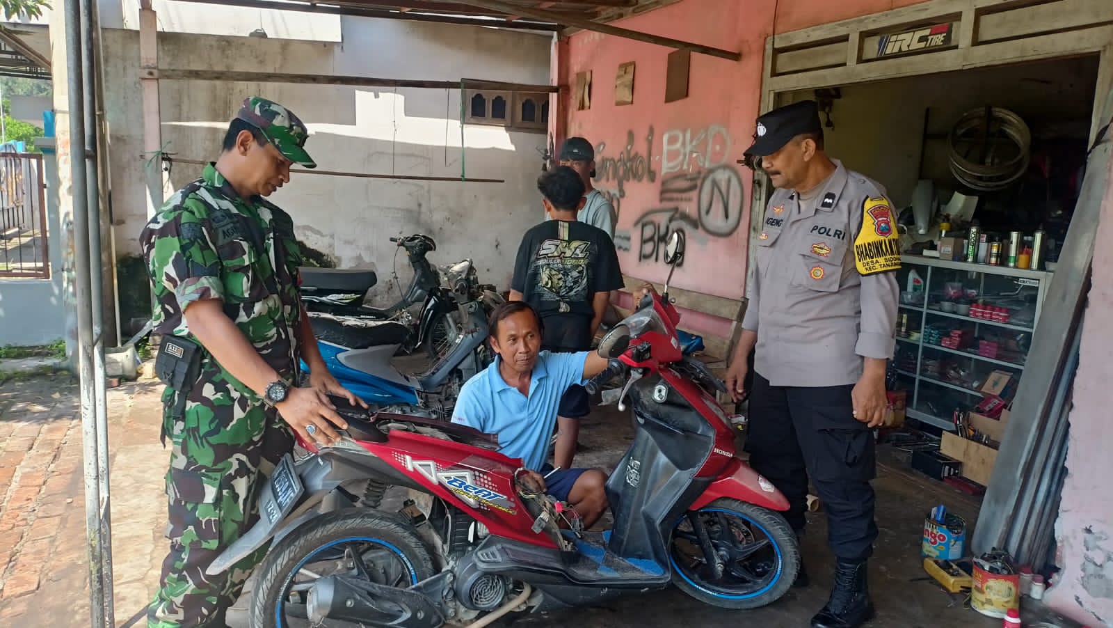 Bhabinkamtibmas Sidoharjo Himbau Pemilik Bengkel Tidak Layani Knalpot Brong