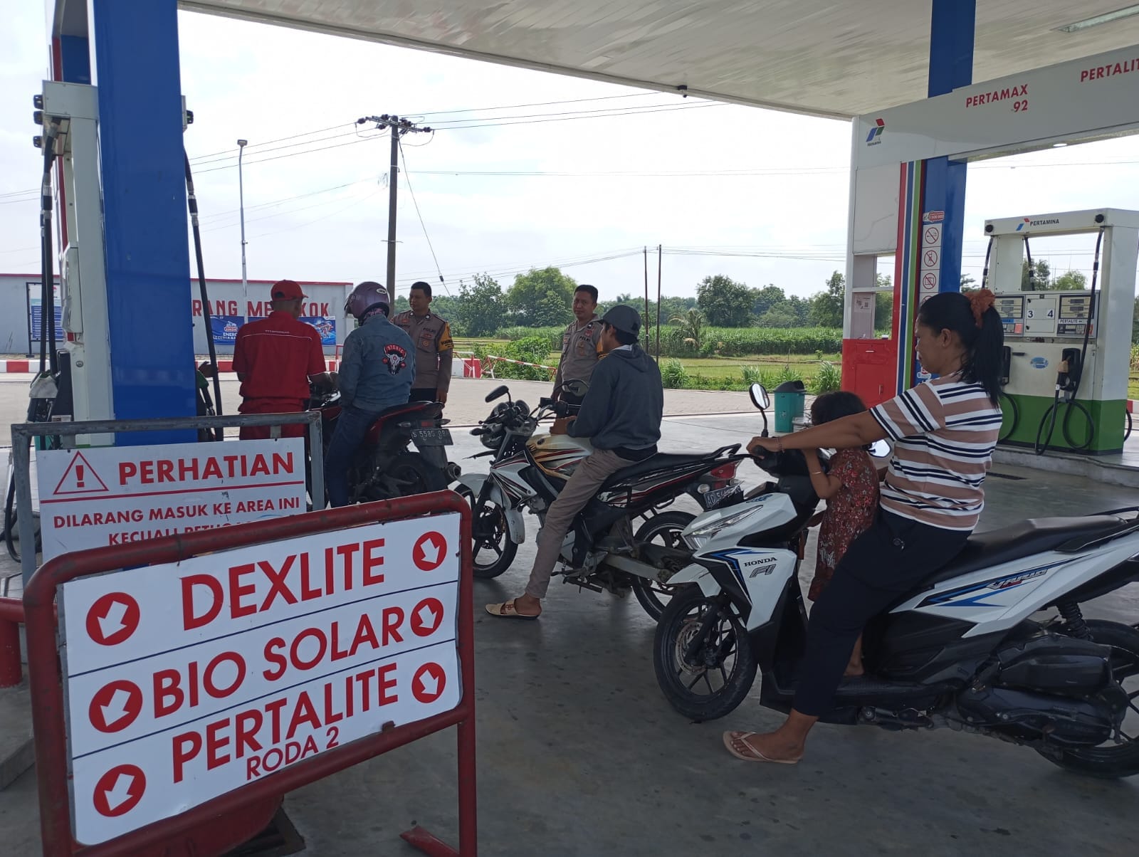 Patroli Samapta Polsek Jatikalen, Sambang Dialogis Di SPBU Pertamina