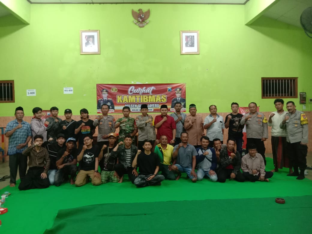 Polsek Warujayeng Gelar Curhat Kamtibmas di Balai Desa Sidoharjo, Tanjunganom