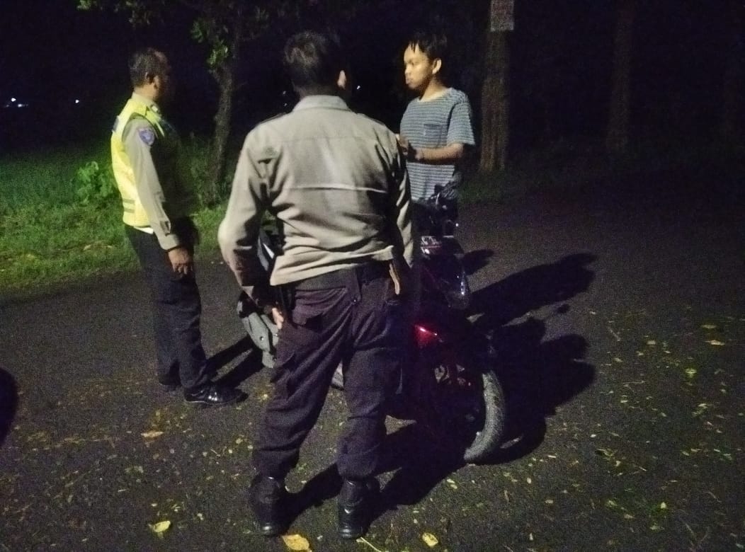 Cegah Tindak Kejahatan, Polsek Kertosono Intensifkan Patroli Stop, Riksa, dan Geledah
