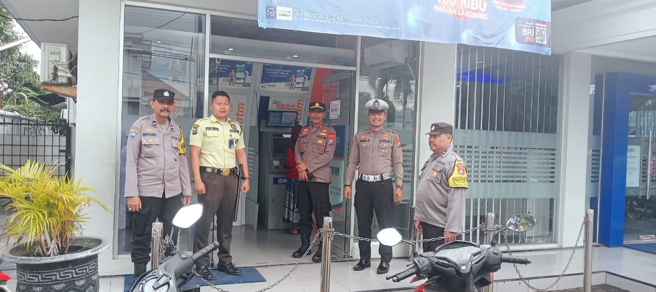 Patroli Polsek Warujayeng Dorong Security Perbankan Tingkatkan Kewaspadaan