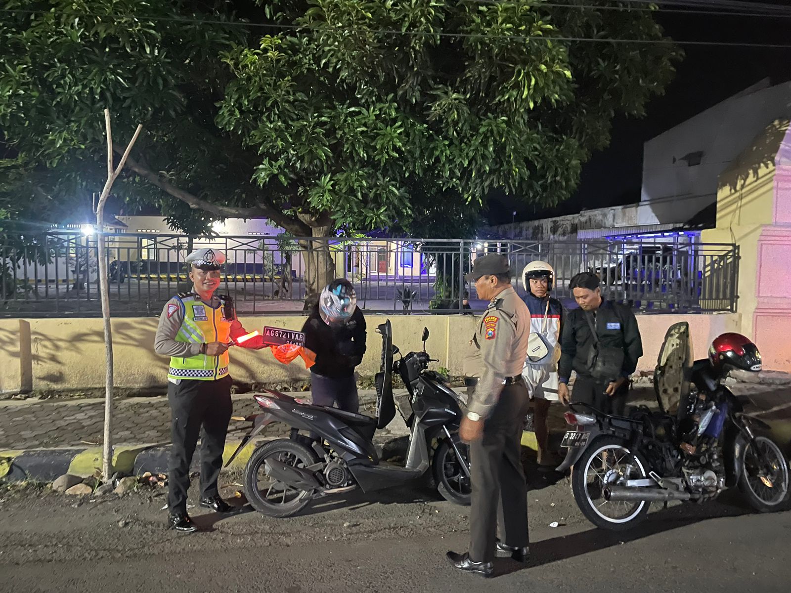 Malam Minggu, Polsek Warujayeng Gelar Razia Pengguna Jalan
