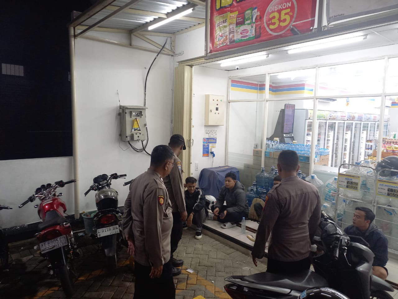 Patroli Malam Hari, Kspkt Polsek Jatikalen Ajak Pemuda Aktif Jaga Kamtibmas