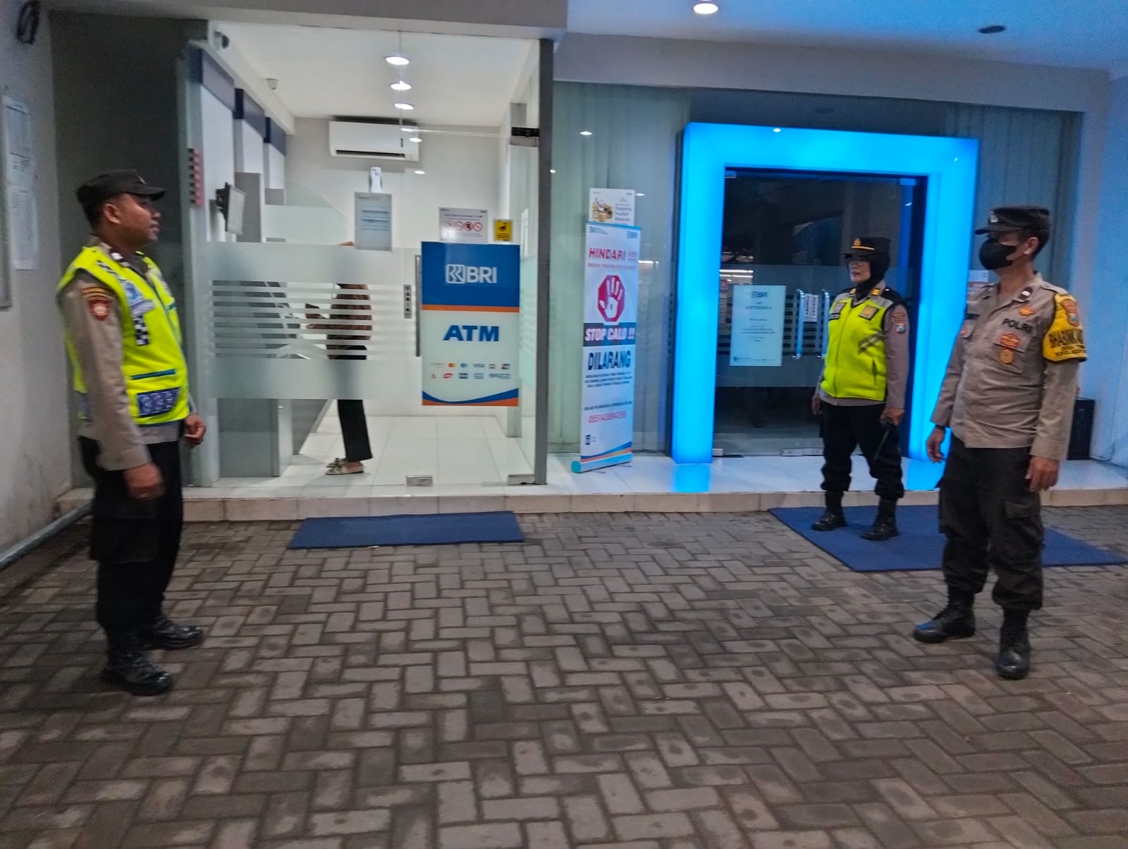 Cegah Tindak Kejahatan di ATM Patroli Polsek Kertosono Berikan Himbauan Kamtibmas
