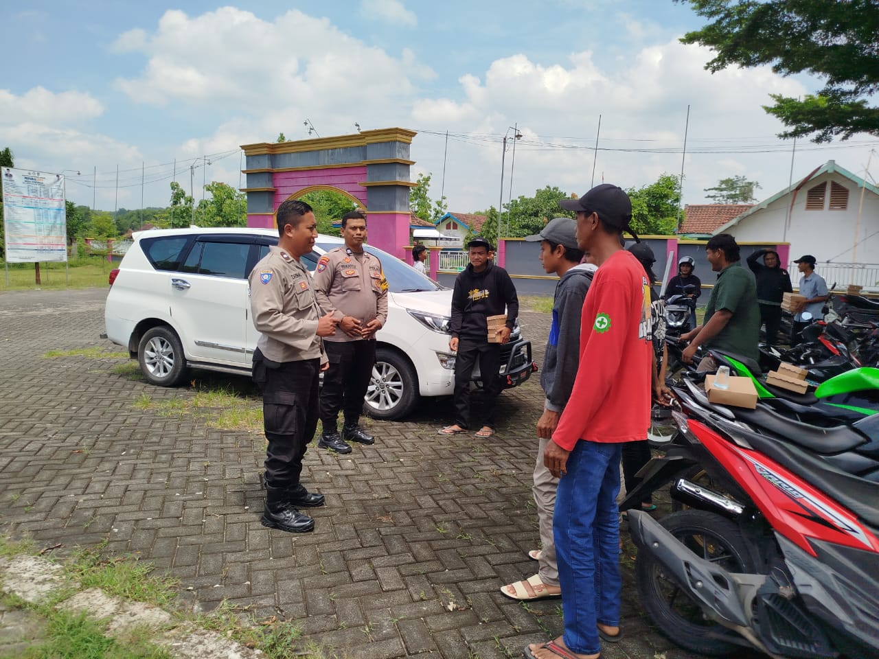 Ps. Kanit Binmas Lakukan Patroli Dialogis untuk Mendekatkan diri dengan Masyarakat